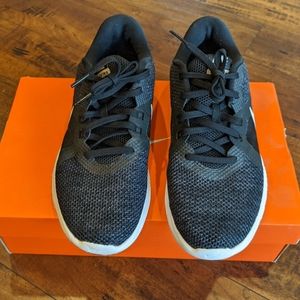 Nike Flex Trainer 8 Premium Athletic Sneaker